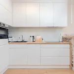 Awanport Zeromskiego By Renters *