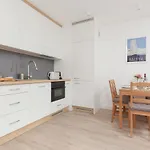 Awanport Zeromskiego By Renters גדינייה
