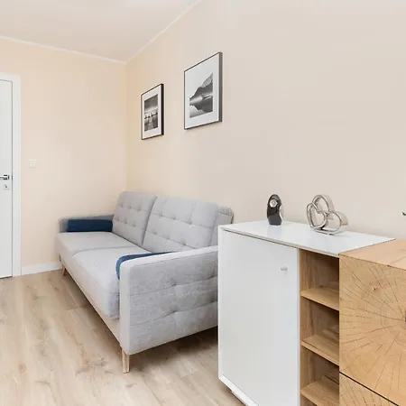 Awanport Zeromskiego By Renters Apartment