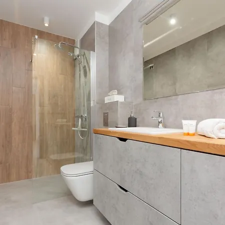 Awanport Zeromskiego By Renters