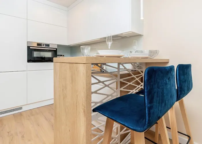 Awanport Zeromskiego By Renters Apartment